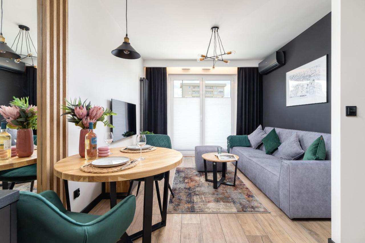 Solaris Park Apartment Tauron Arena By Renters Prestige Краков Экстерьер фото