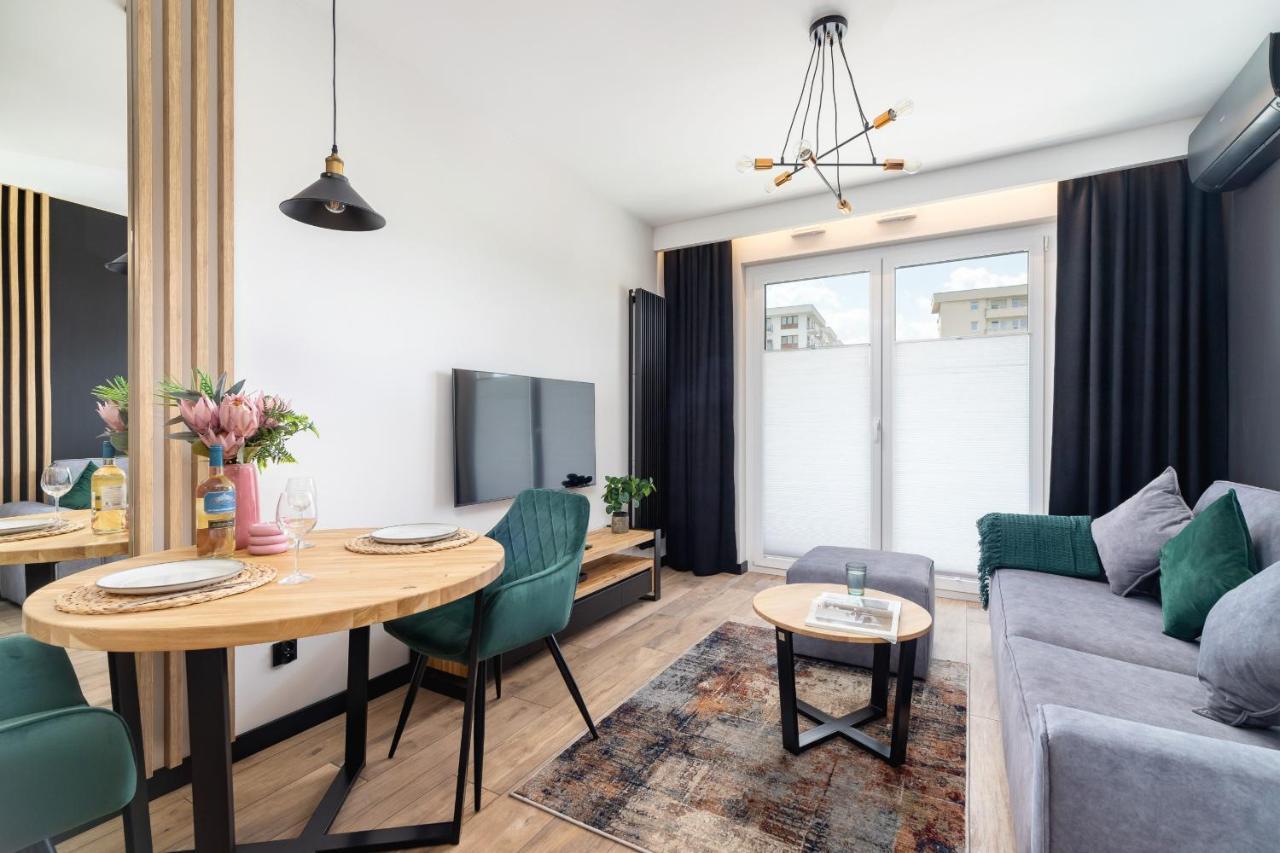 Solaris Park Apartment Tauron Arena By Renters Prestige Краков Экстерьер фото